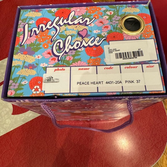 NIB Irregular Choice Peace ☮️ Heart ❤️ Sandals Size Women’s EU 37 (US 6) - Picture 10 of 12